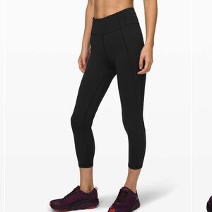 Lululemon Time To Sweat Crop 23"
Black